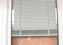 063 - Окно пвх со встроенными жалюзи.